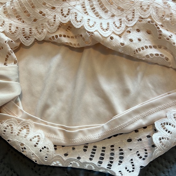 Aqua : Lace Cream Tank - X Small - Picture 6 of 7